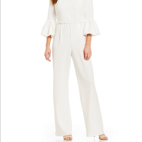 🆕 Ivory Bell Sleeve Jumpsuit ⚜️ - Picture 3 of 4